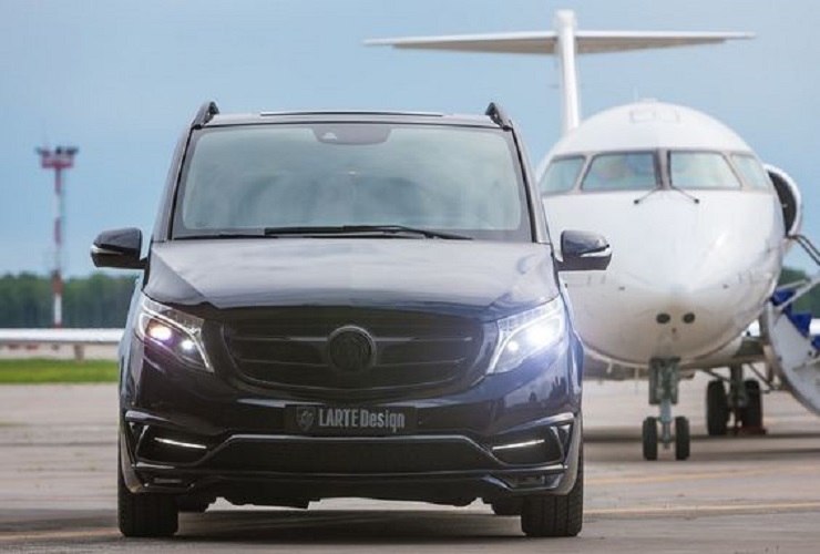 Черный Mercedes Vito для VIP трансфера из аэропорта Анталии в Сиде